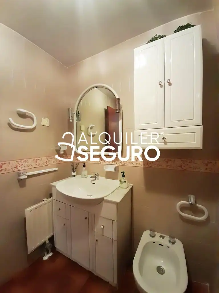 Baño de Piso de alquiler en Madrid con Calefacción