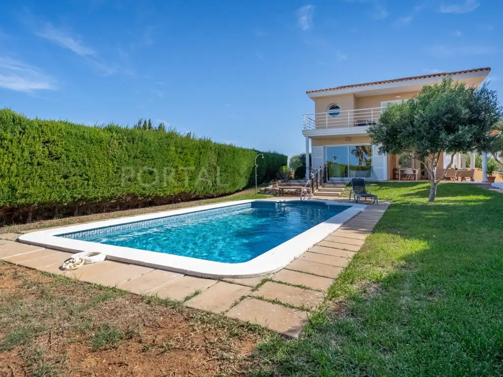 Vista exterior de Casa o xalet en venda en Ciutadella de Menorca amb Piscina