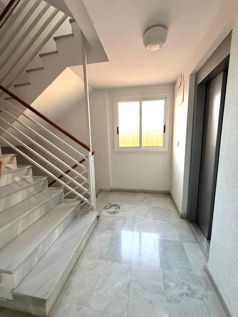 Flat for sale in Granada  with Air Conditioner, Heating and Furnished