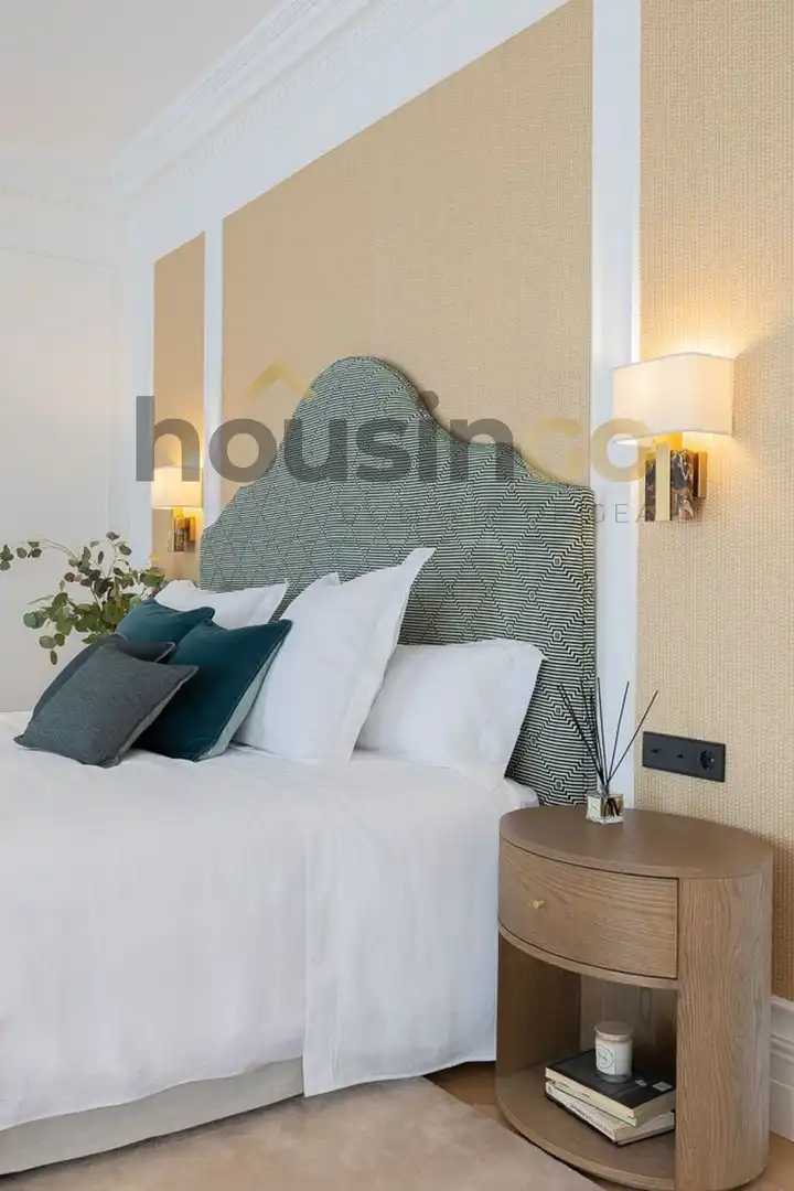 Bedroom of Flat for sale in Madrid  with Air Conditioner, Heating and Parquet flooring