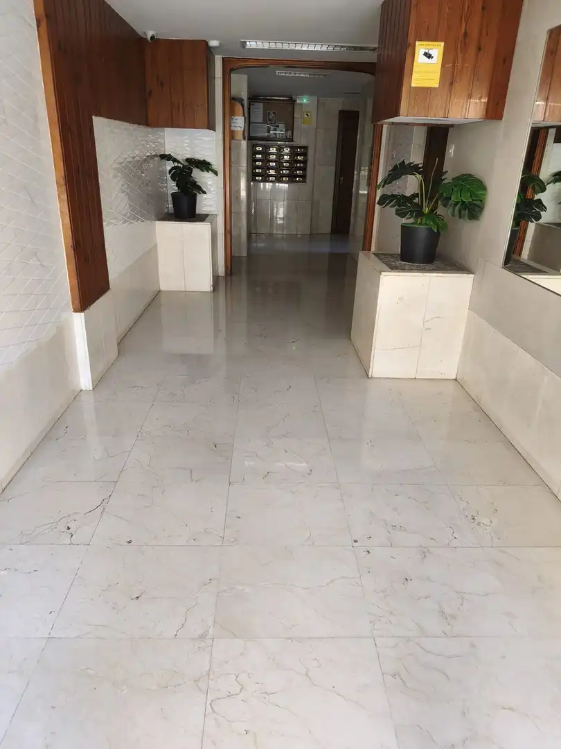 Planta baja en venta en Granada con Jardín privado, Terraza y Amueblado