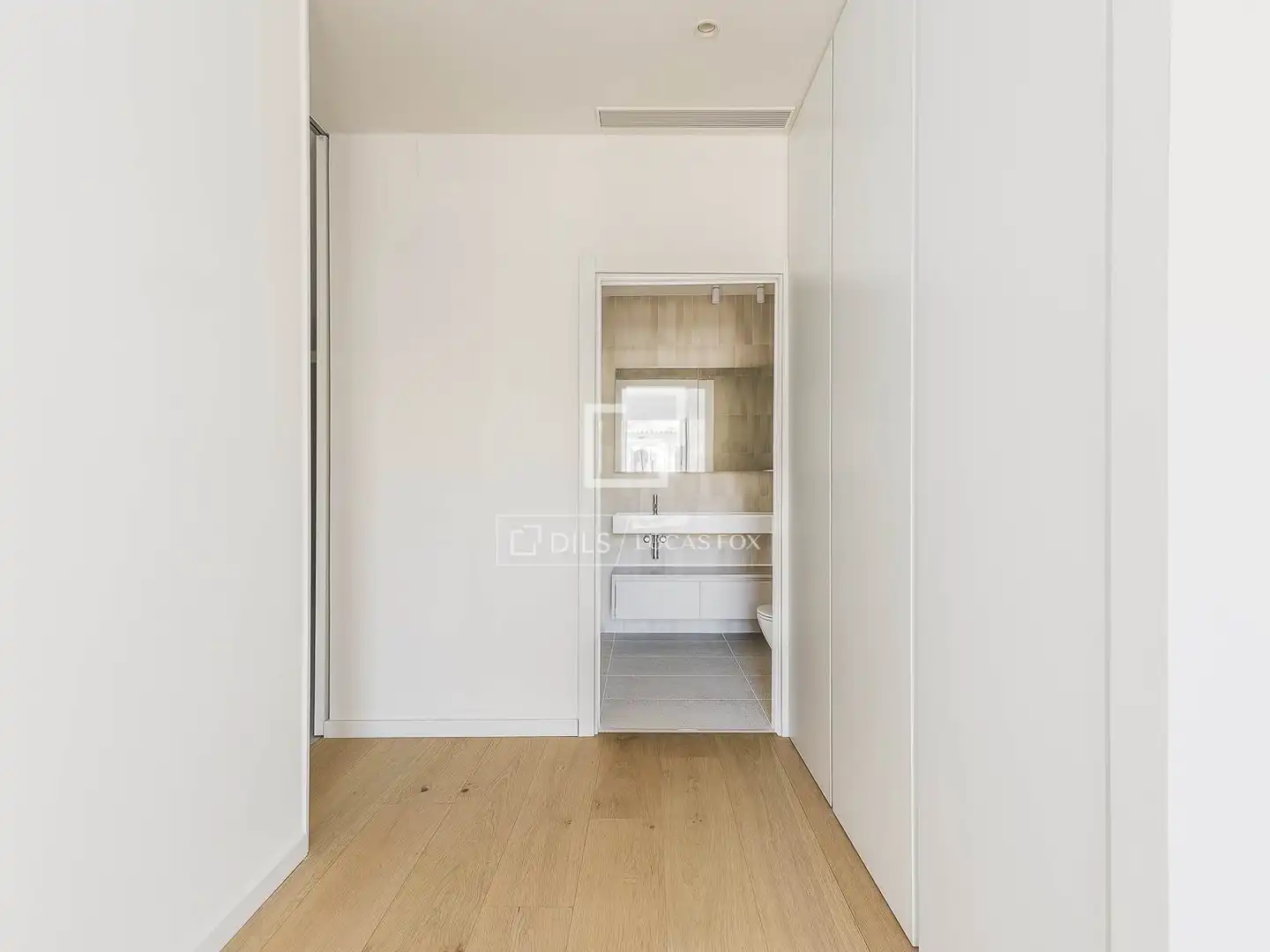 Bedroom of Flat for sale in Barcelona  with Air Conditioner, Heating and Parquet flooring