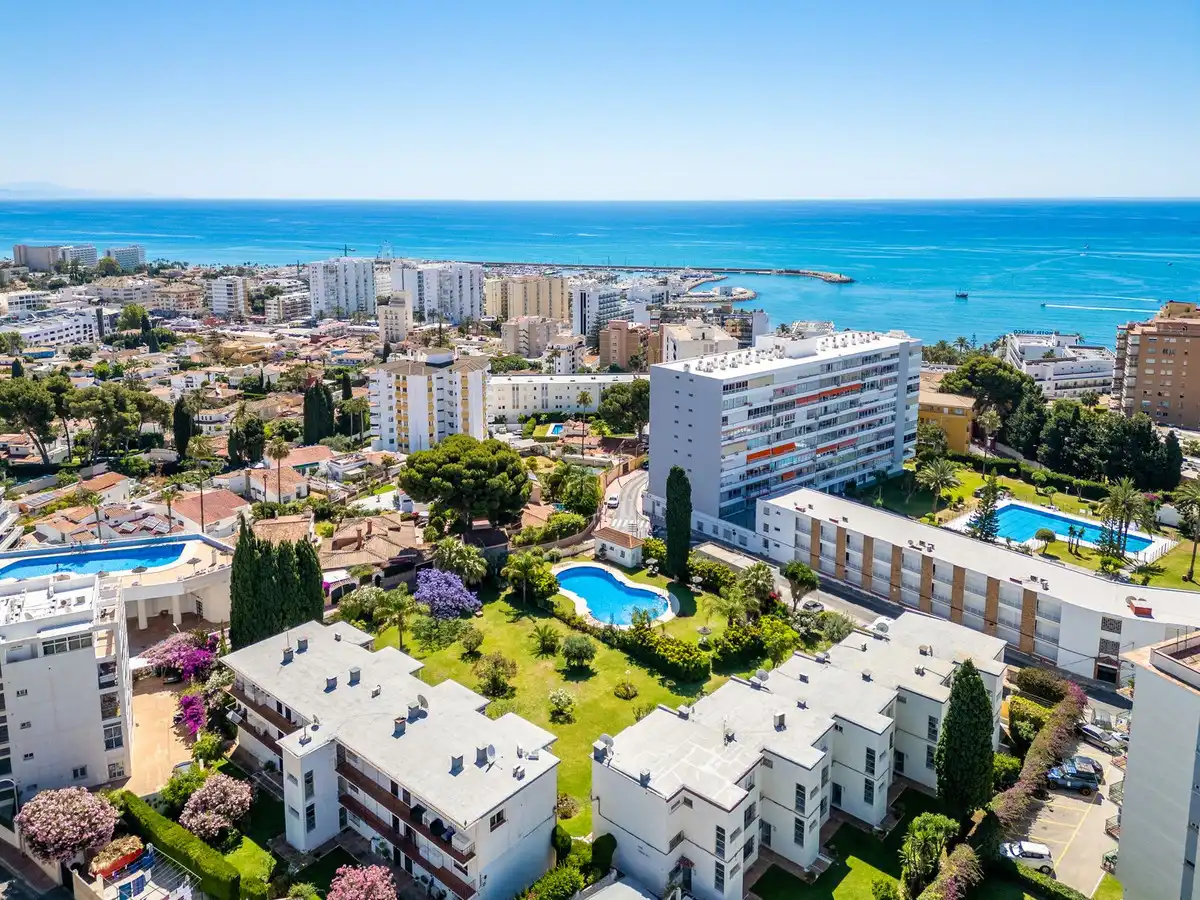 Außenansicht von Wohnung zum Verkauf in Benalmádena mit Klimaanlage und Gemeinschaftspool