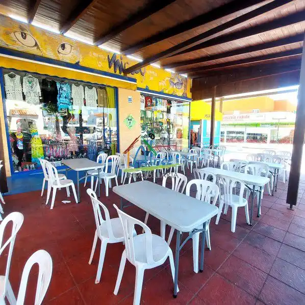 Local en traspaso en Almonte con Aire acondicionado