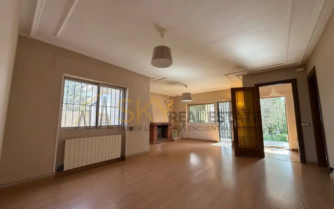 Living room of Houses for sale in Valdemorillo  with Private garden, Terrace and Swimming Pool