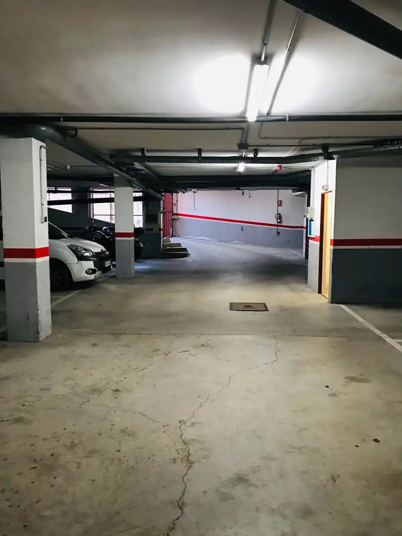 Einzelparkplatz zum Verkauf in Avinguda de la Pau, imagen 3