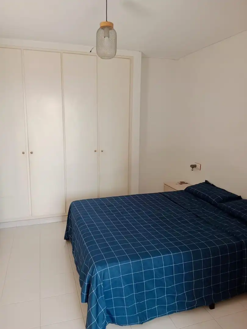 Dormitori de Apartament en venda en Benidorm amb Aire condicionat, Jardí privat i Terrassa