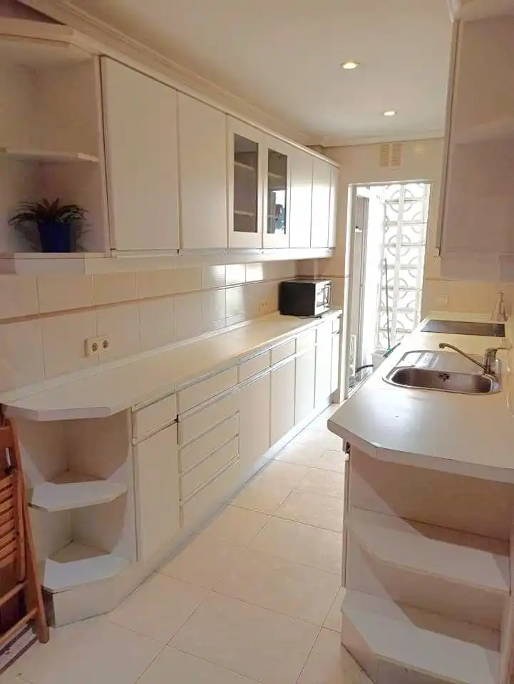 Cocina de Piso para compartir en Madrid con Calefacción, Parquet y Amueblado