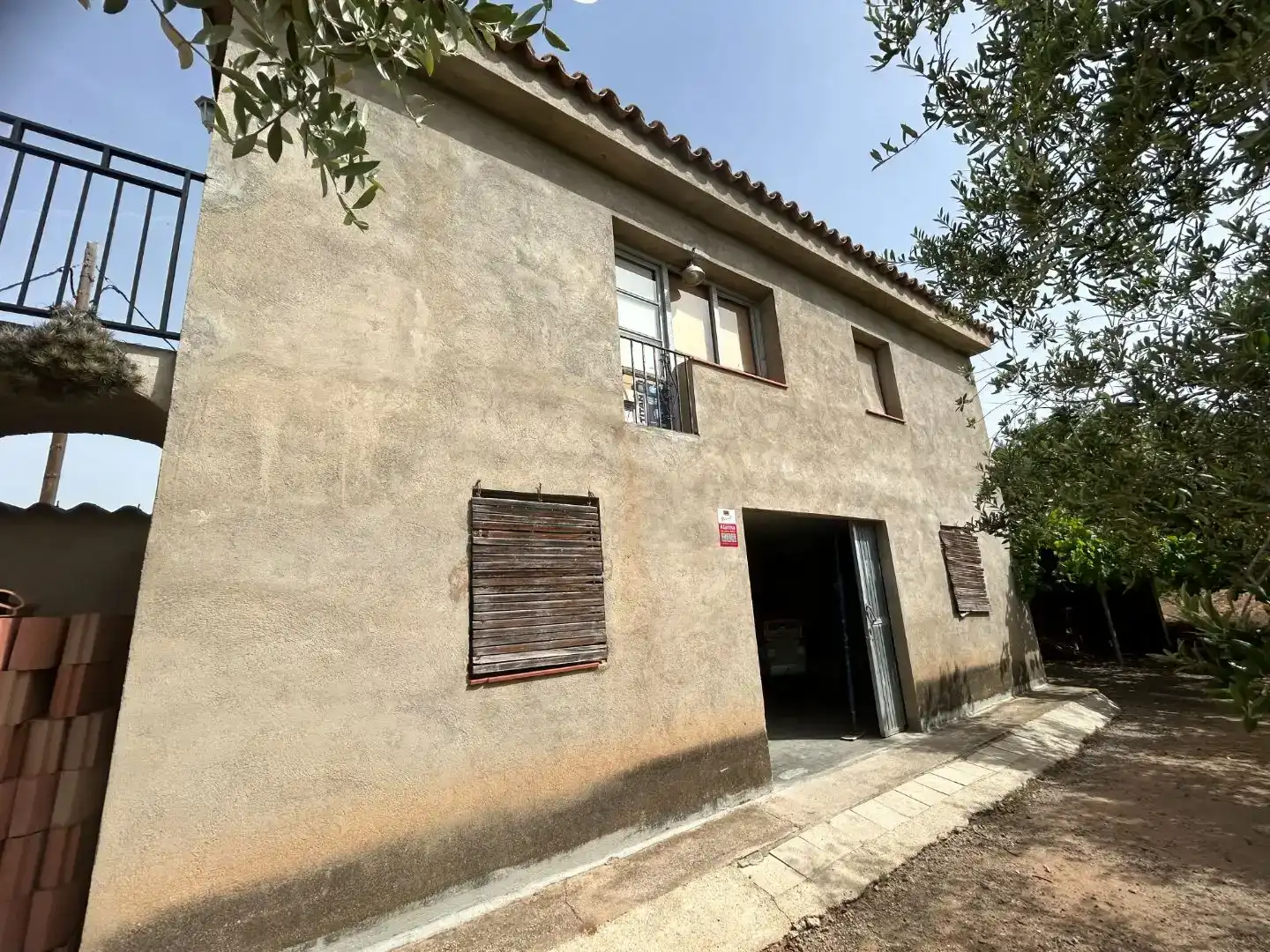 Vista exterior de Finca rústica en venda en Vinyols i els Arcs amb Moblat