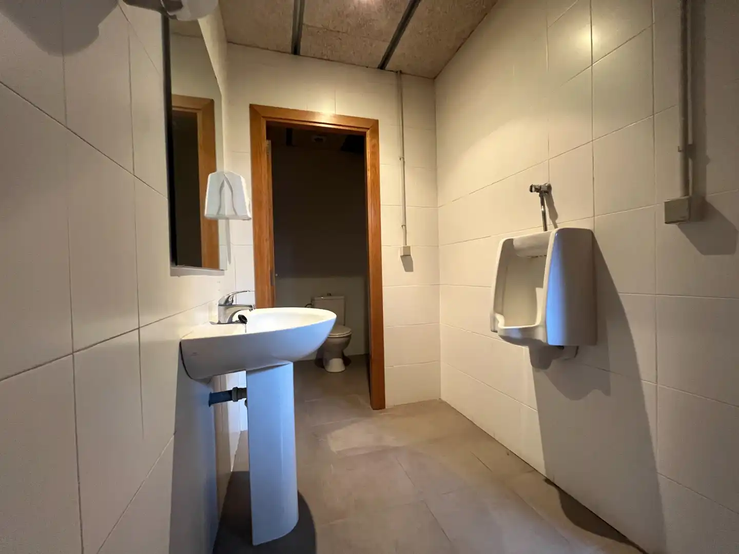 Baño de Nave industrial en venta en Riudellots de la Selva con Calefacción y Alarma