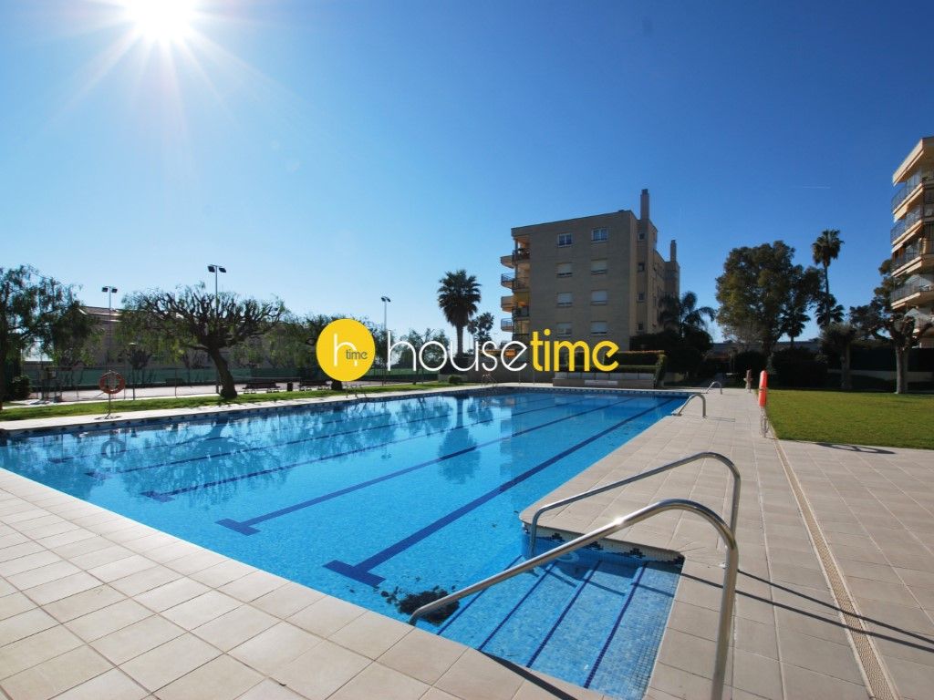 Piscina de Pis de lloguer en Vilassar de Mar amb Aire condicionat, Calefacció i Terrassa