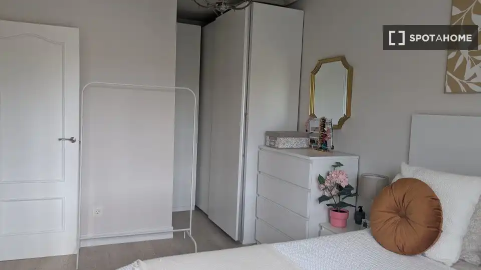 Habitación de Apartamento para compartir en Leioa con Aire acondicionado, Terraza y Amueblado