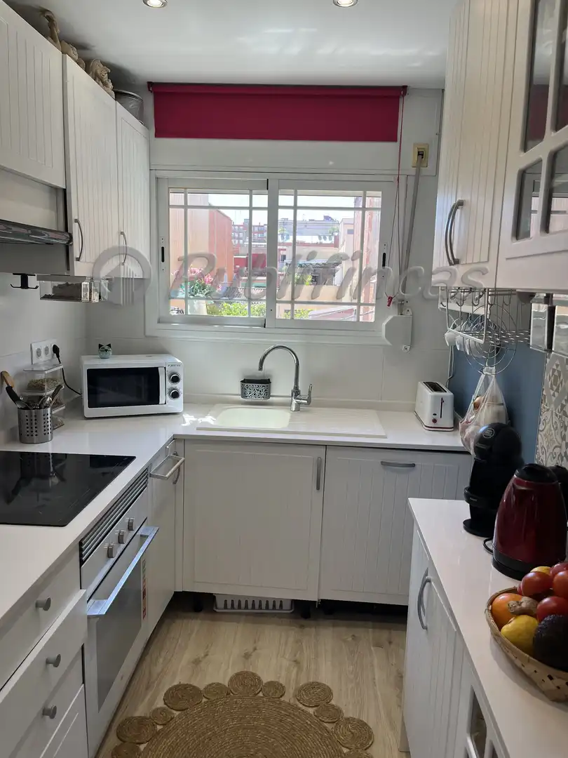 Einfamilien-Reihenhaus zum Verkauf in Carrer de la Pau, Llefià