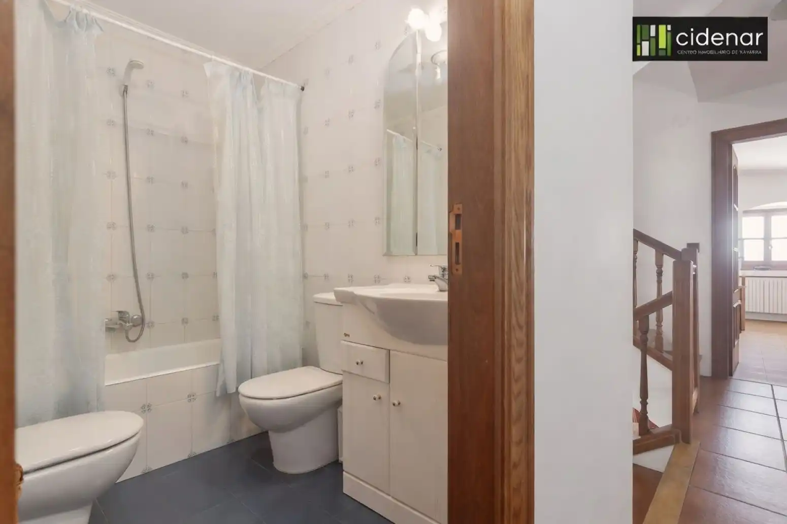 Baño de Casa adosada en venta en Valle de Yerri / Deierri con Calefacción, Jardín privado y Parquet