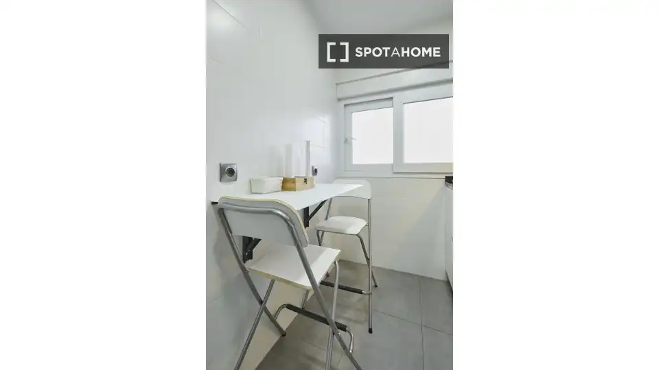 Bedroom of Flat for rent in Madrid  with Air Conditioner, Heating and Furnished