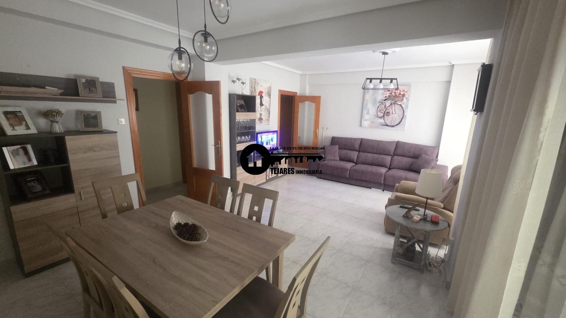 Sala de estar de Piso en venta en  Albacete Capital con Calefacción y Balcón