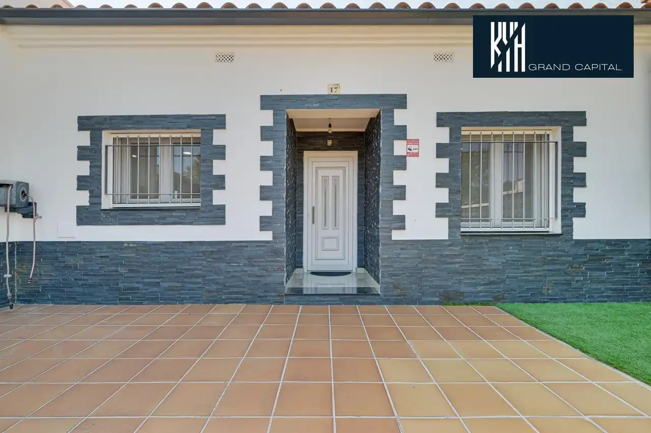Exterior view of Houses for sale in Sarrià de Ter  with Air Conditioner and Heating