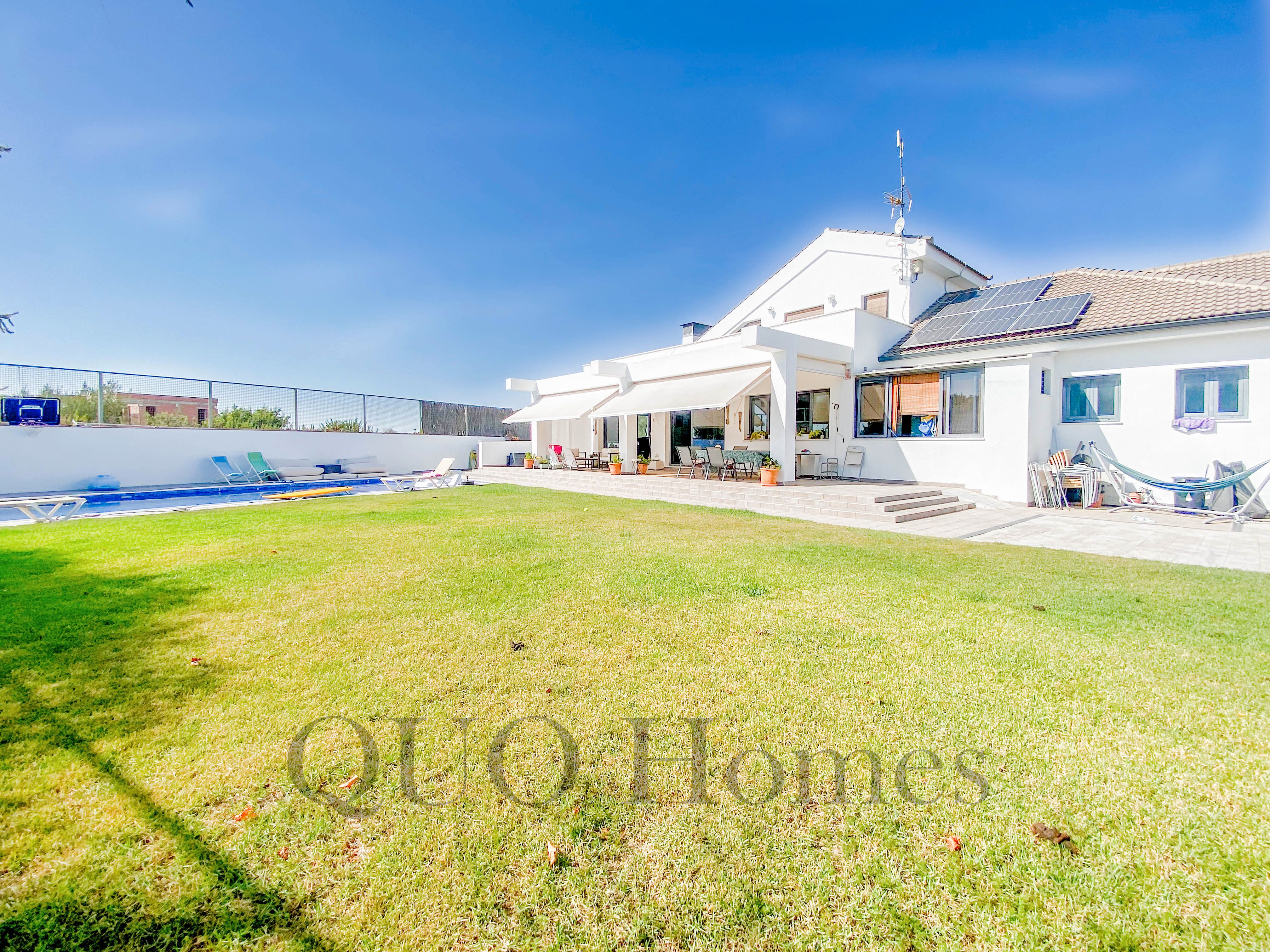 Exterior view of House or chalet for sale in Jerez de la Frontera  with Air Conditioner, Terrace and Storage room
