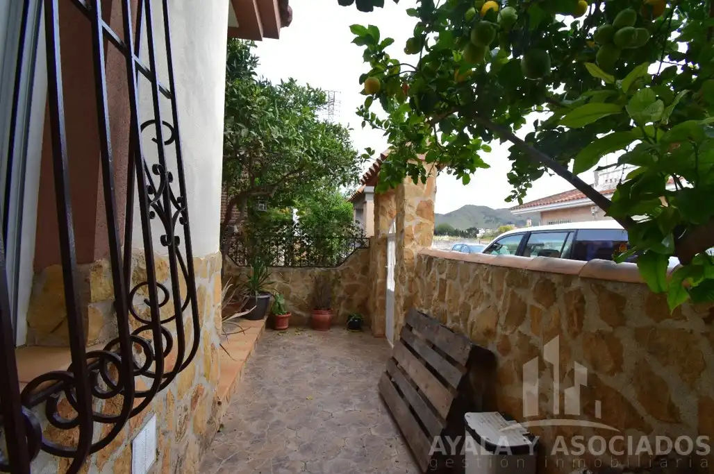 Vista exterior de Casa o xalet en venda en La Unión amb Aire condicionat, Calefacció i Jardí privat