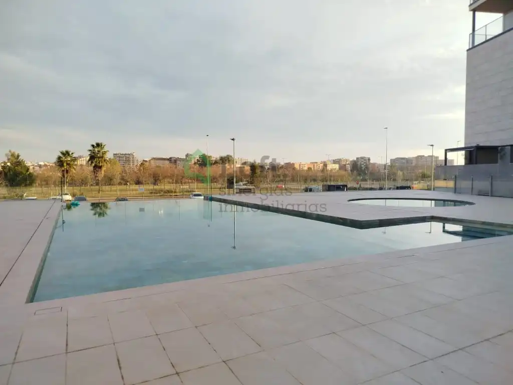 Apartament amb piscina en venda a La Estación