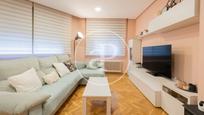 Living room of Flat for sale in  Madrid Capital  with Air Conditioner and Heating