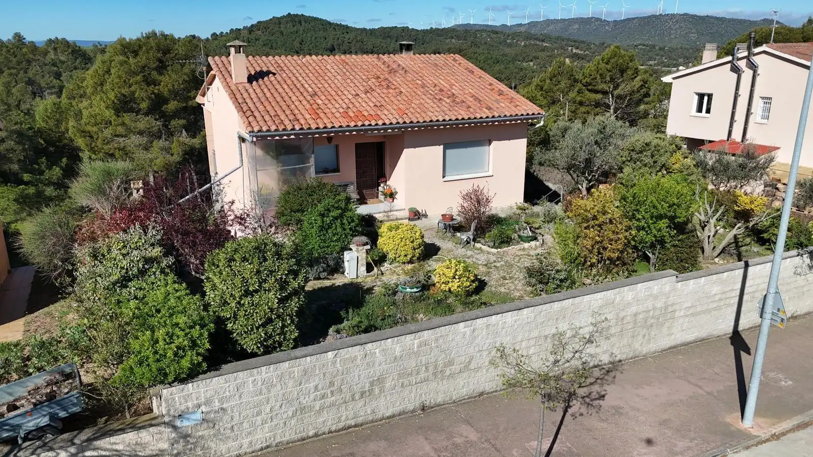 Vista exterior de Finca rústica en venda en Castellfollit del Boix amb Calefacció, Jardí privat i Terrassa