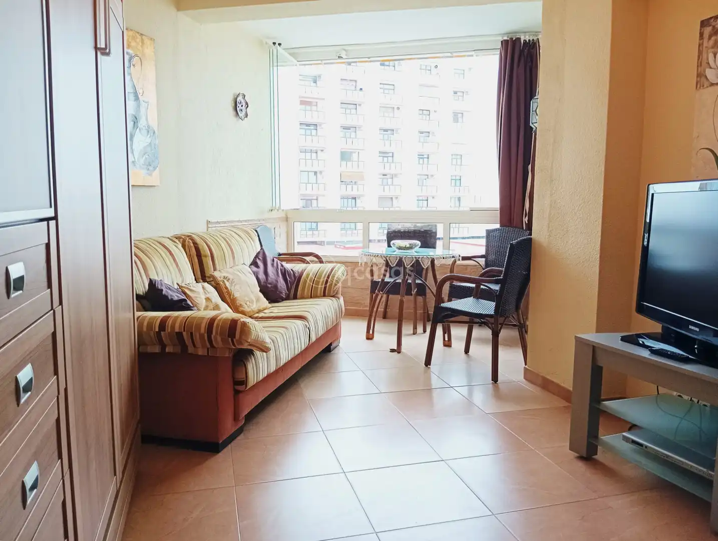 Sala de estar de Apartamento en venta en Benalmádena con Aire acondicionado, Amueblado y Lavadora