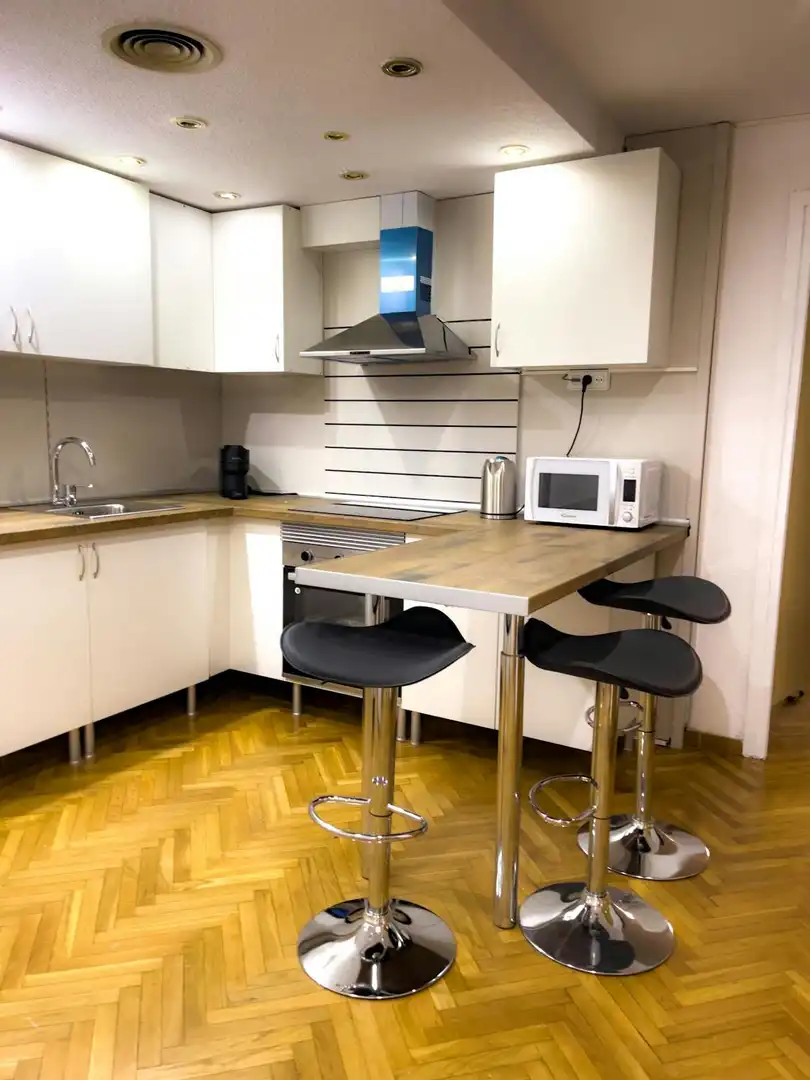 Cocina de Piso para compartir en Barcelona con Aire acondicionado, Calefacción y Amueblado