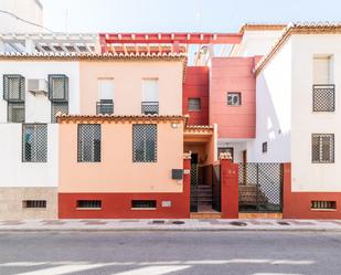 Vista exterior de Casa adosada en venda en Maracena amb Aire condicionat