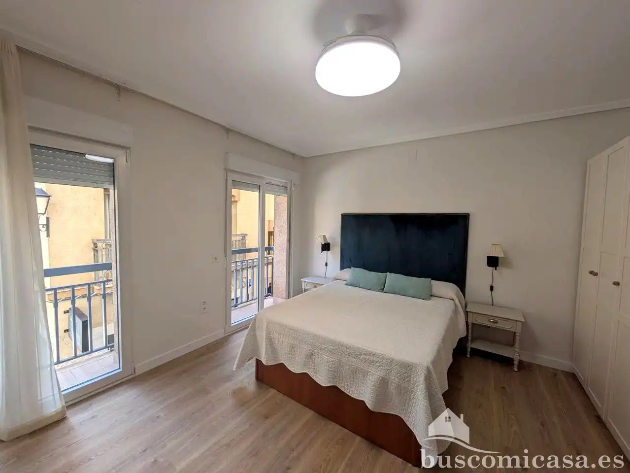 Flat for rent in Calle Canalejas, Centro ciudad