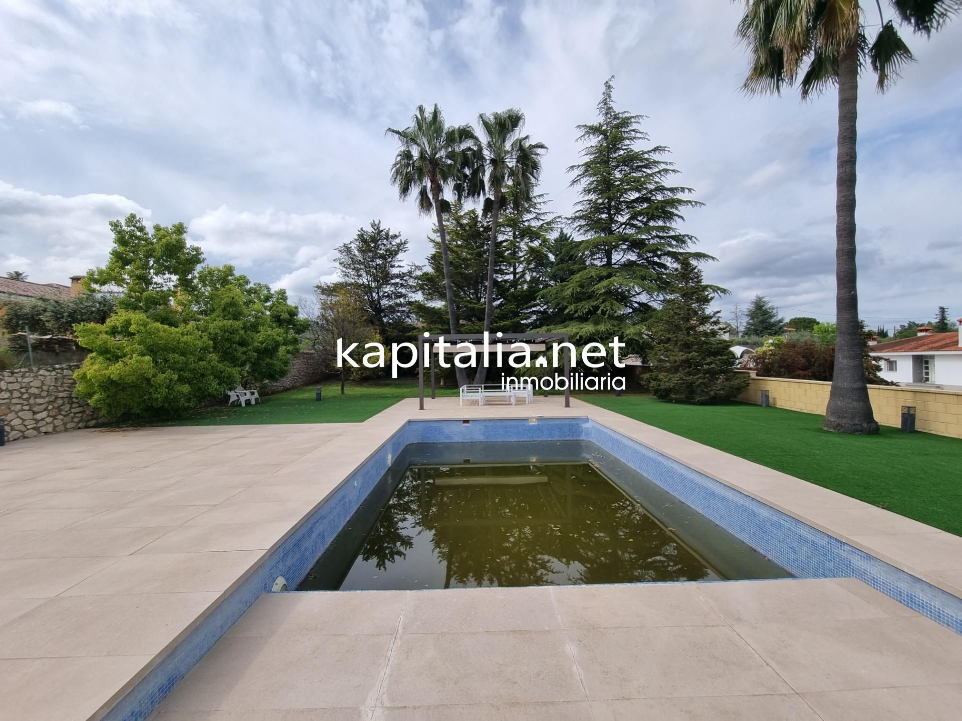 Piscina de Casa o xalet en venda en Ontinyent amb Aire condicionat, Calefacció i Jardí privat
