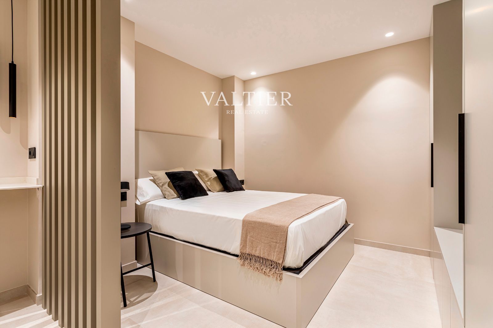 Dormitori de Pis de lloguer en  Valencia Capital amb Aire condicionat, Calefacció i Moblat