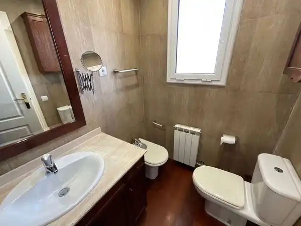 Baño de Ático en venta en Cerdanyola del Vallès con Aire acondicionado, Calefacción y Parquet