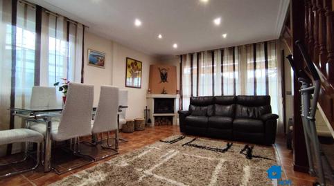 Foto 2 de Casa adosada en venda a Solórzano, Cantabria