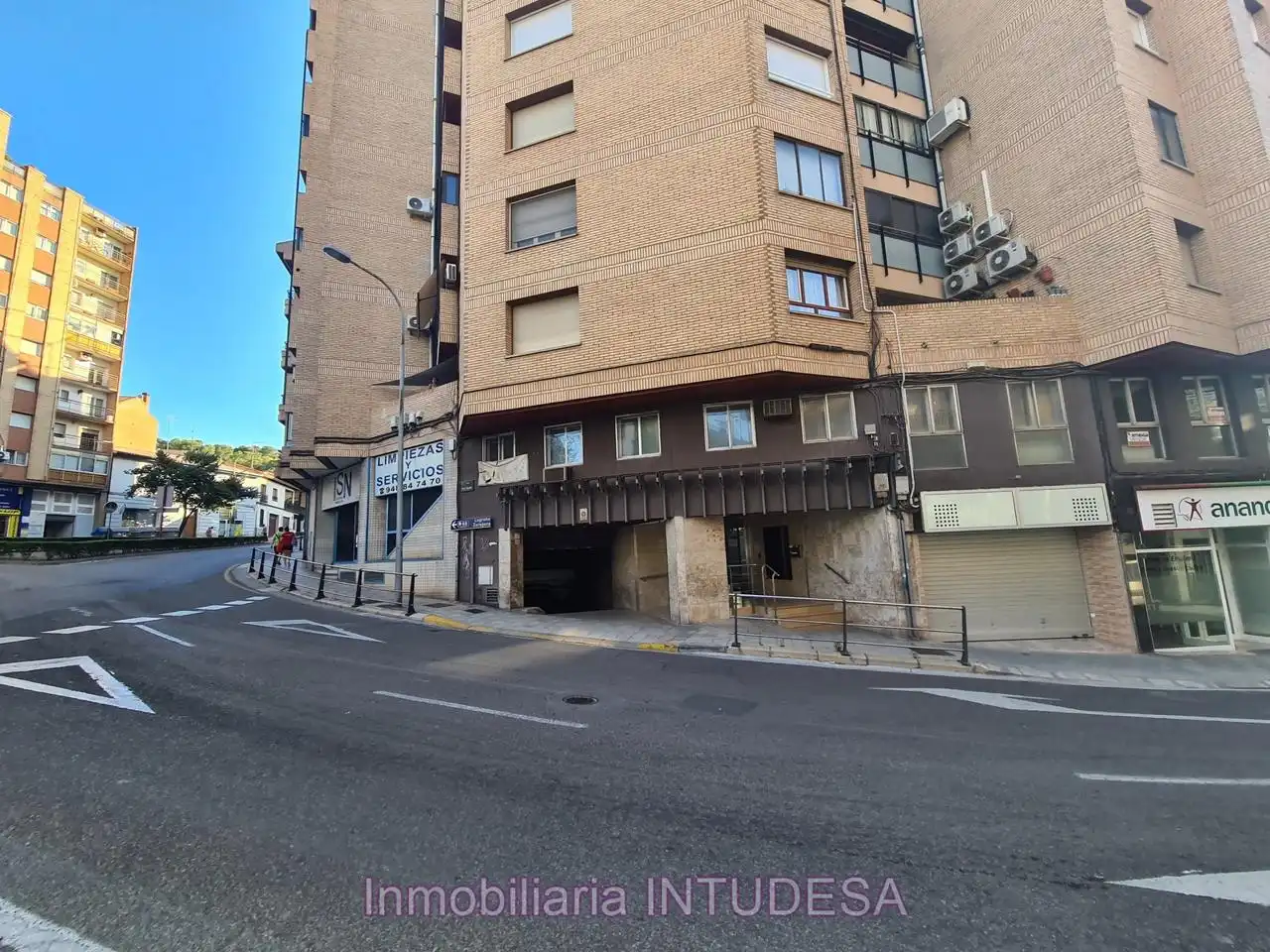 Aparcament de lloguer a Calle Diaz Bravo, imagen 3