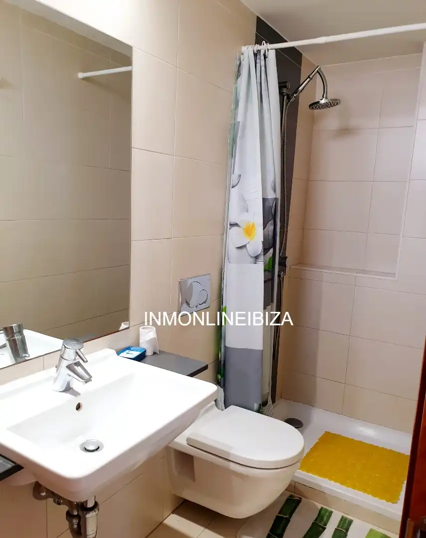Wohnung zur Miete in Sant Antoni de Portmany mit Klimaanlage, Terrasse und Abstellraum