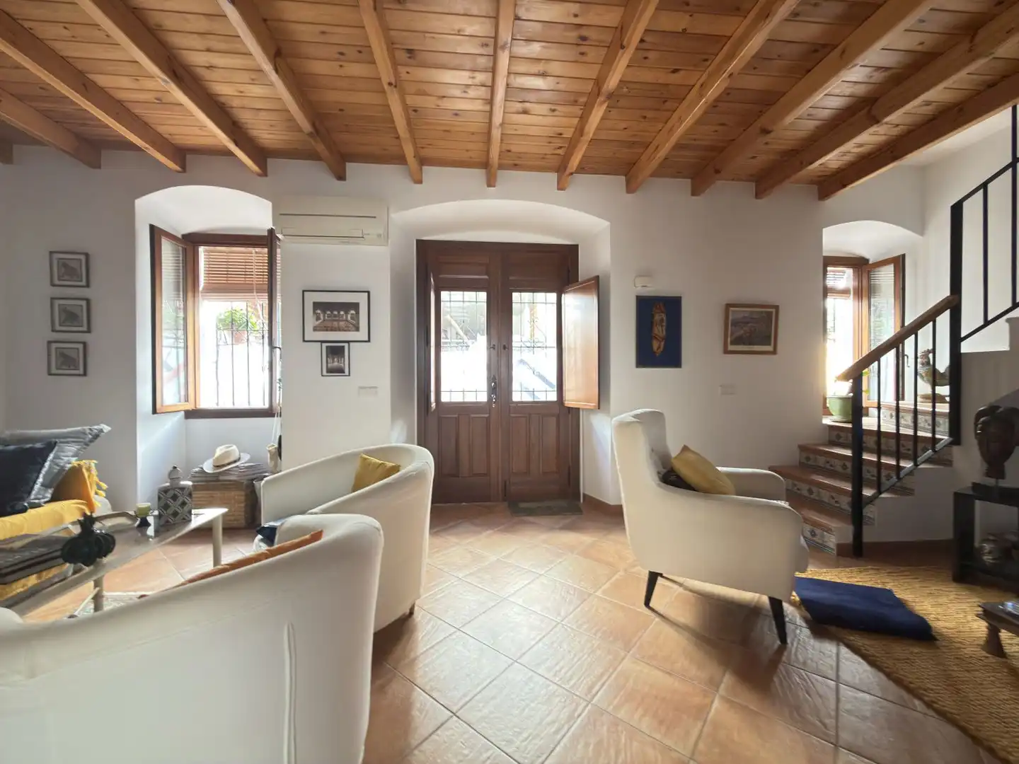 Sala d'estar de Casa o xalet en venda en Estepona amb Aire condicionat, Terrassa i Balcó