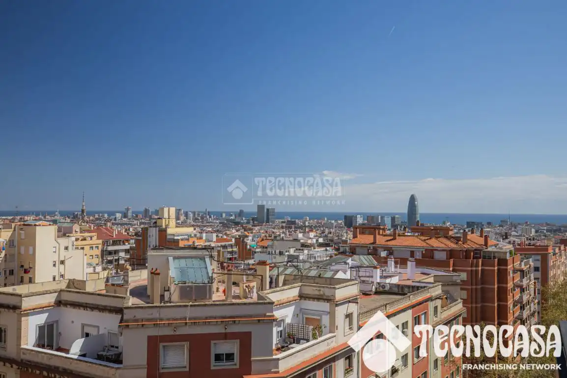 Vista exterior de Ático en venta en Barcelona con Aire acondicionado, Calefacción y Terraza