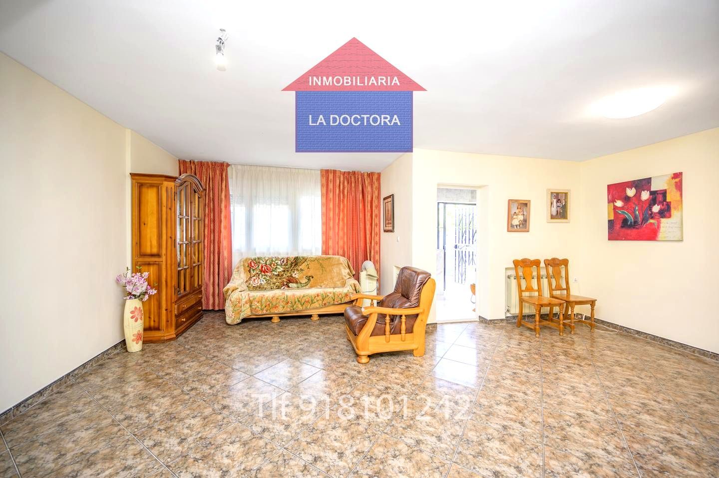 Living room of Single-family semi-detached for sale in Getafe  with Heating, Private garden and Storage room