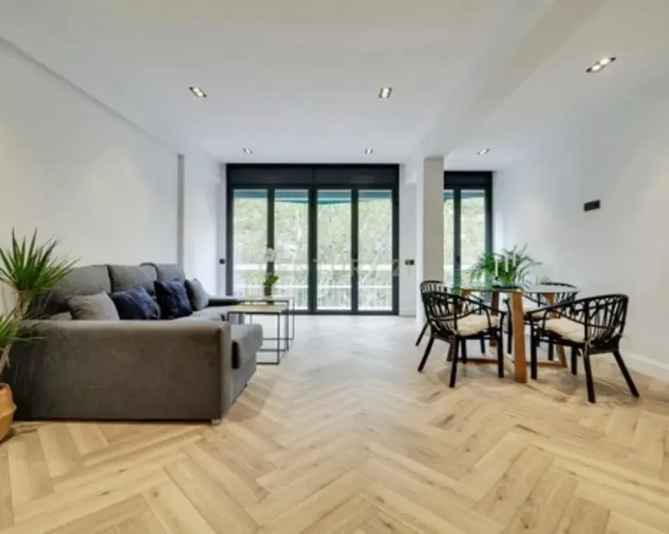Exterior view of Flat for sale in  Barcelona Capital  with Air Conditioner