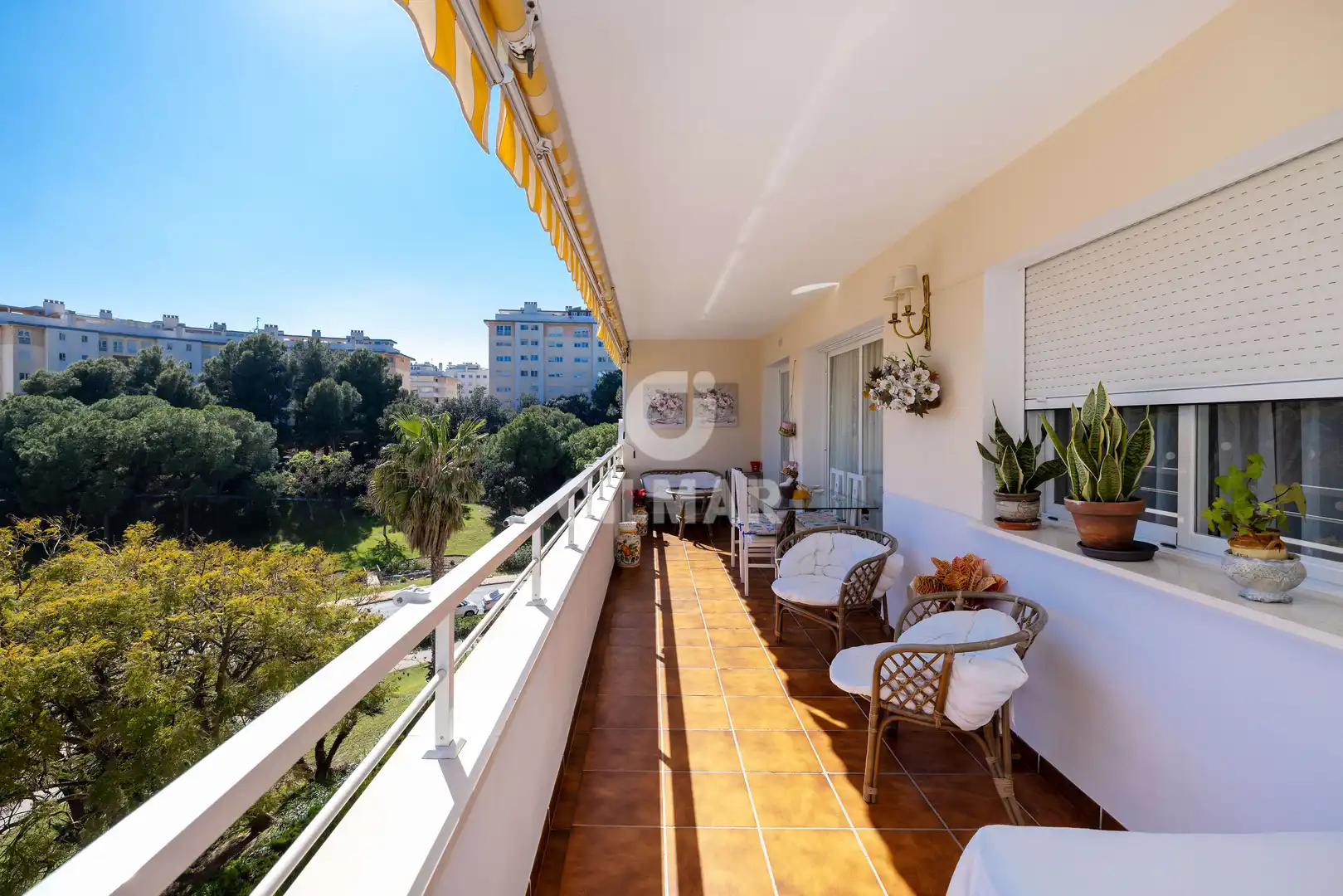 Terraza de Piso en venta en Benalmádena con Jardín privado, Piscina y Amueblado