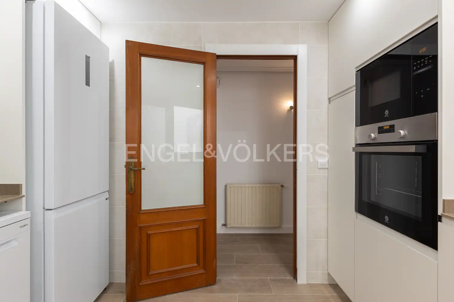 Wohnung zur Miete in Valencia mit Klimaanlage, Heizung und Terrasse