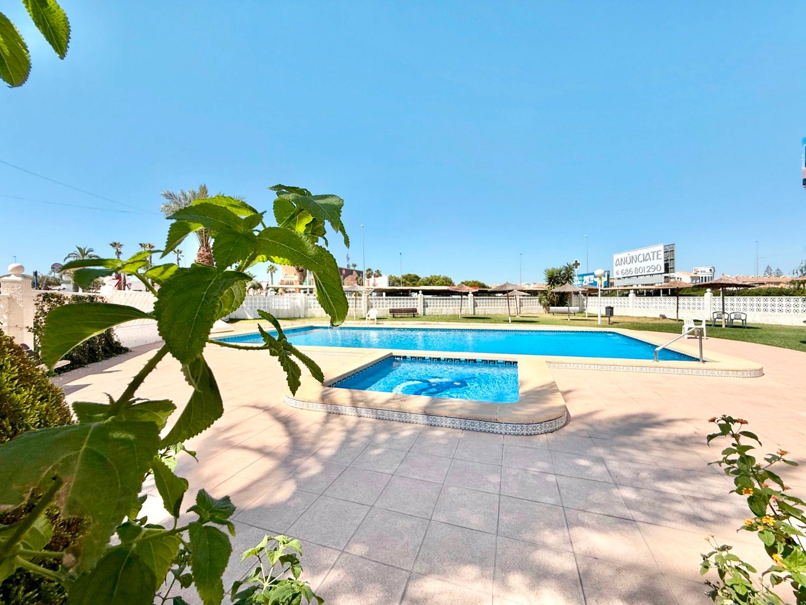 Swimming pool of Flat for sale in Orihuela  with Terrace, Oven and Microwave