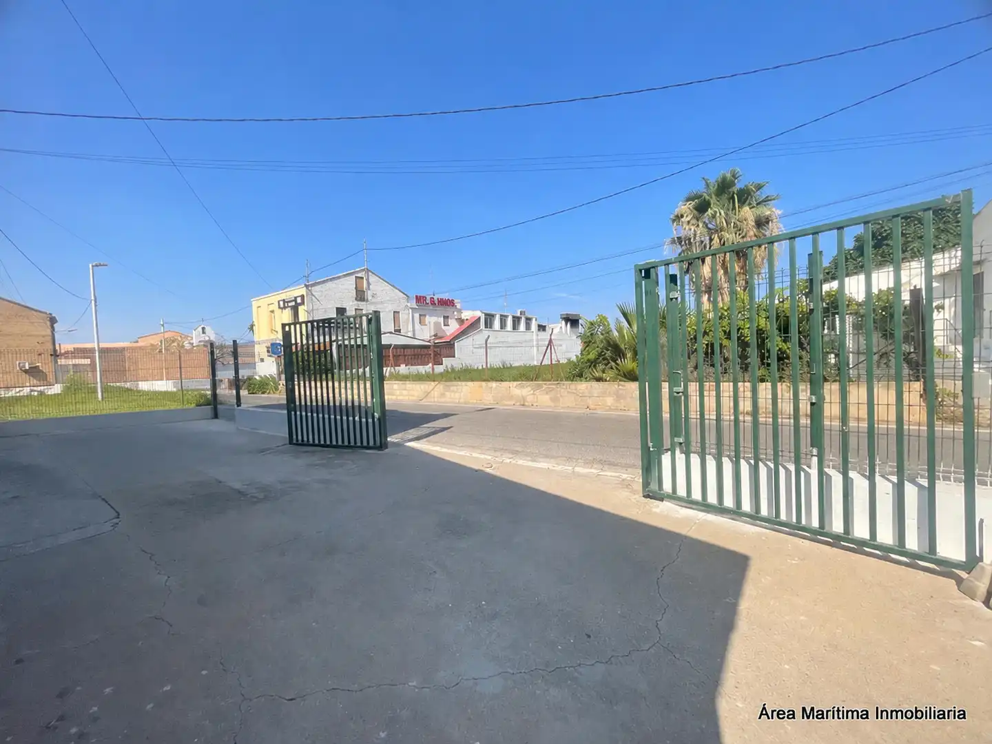 Vista exterior de Casa o xalet de lloguer en Valencia amb Terrassa, Traster i Moblat