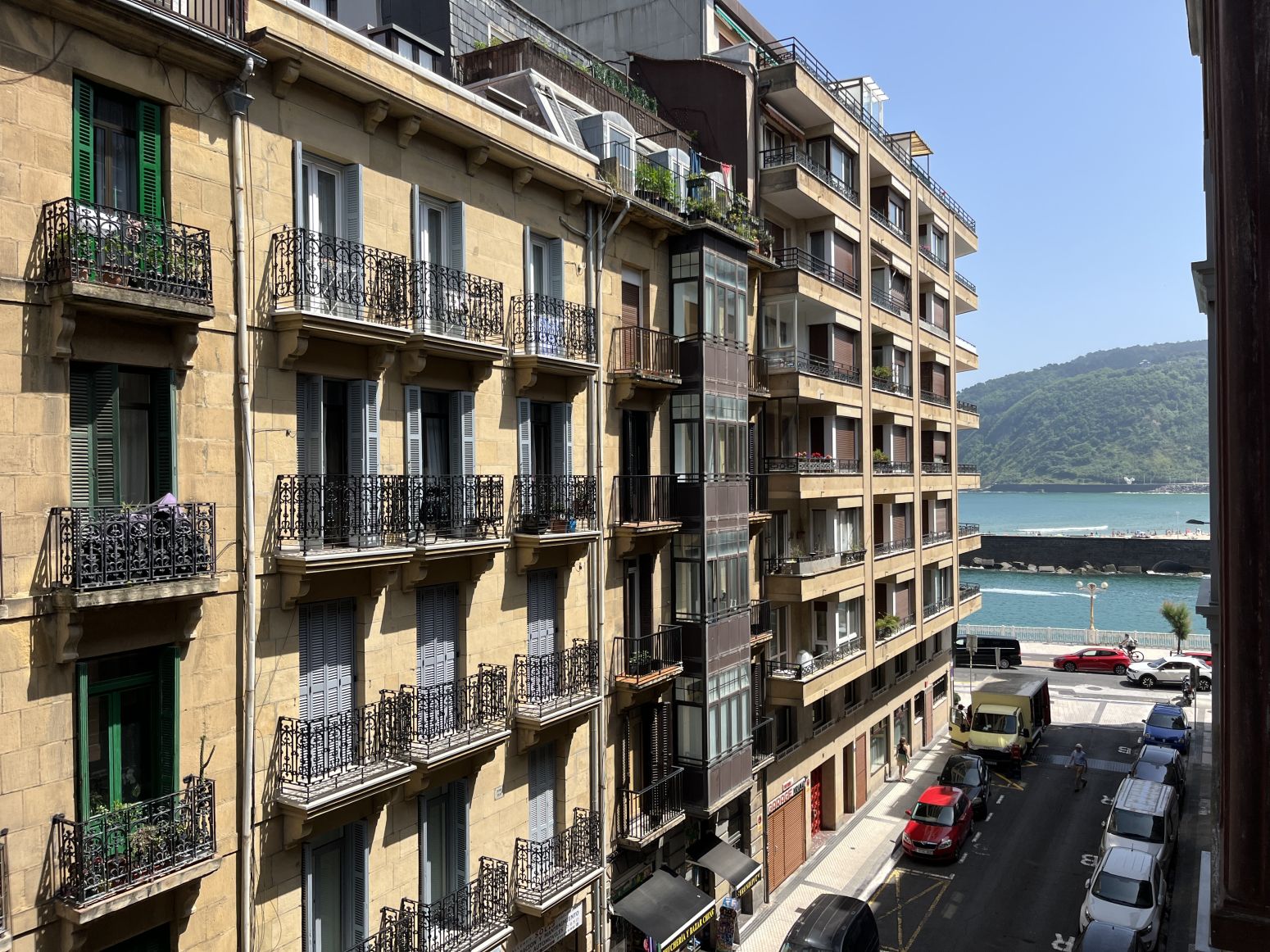 Vista exterior de Piso de alquiler en Donostia - San Sebastián  con Calefacción, Amueblado y Balcón