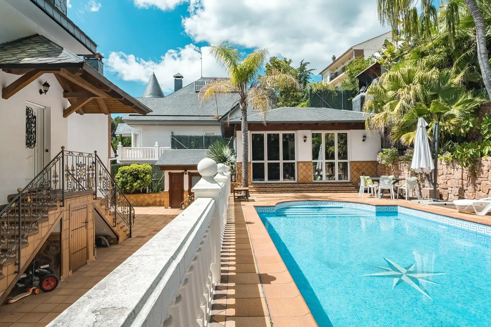 Piscina de Casa o xalet en venda en Pallejà amb Calefacció, Jardí privat i Terrassa