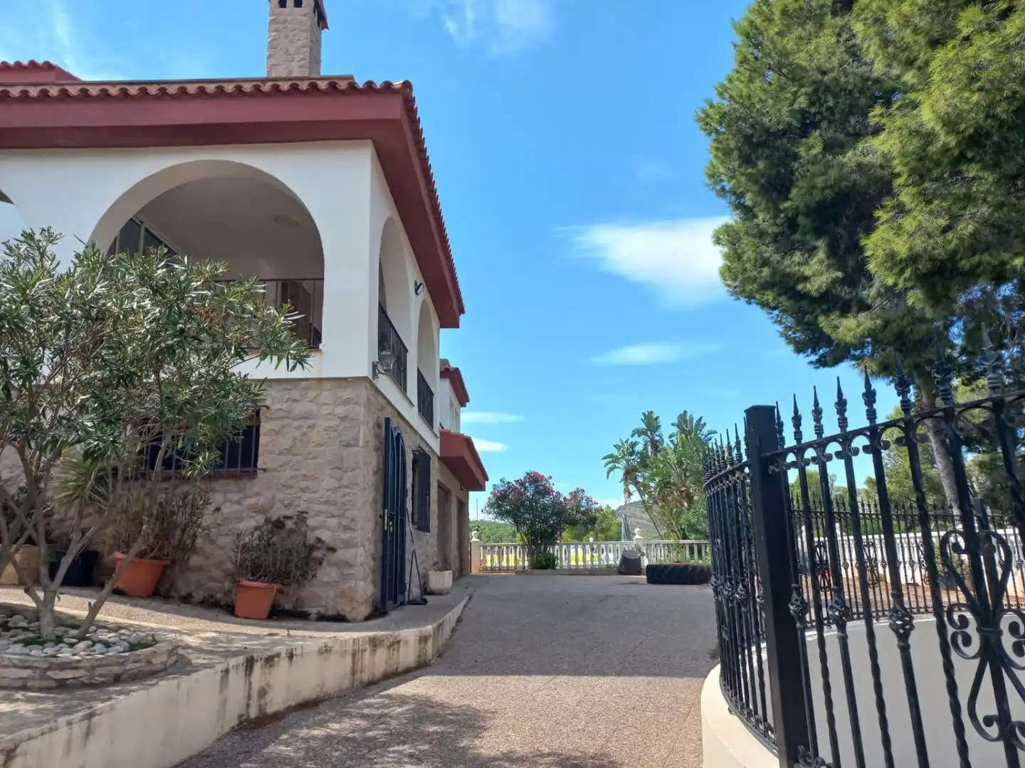 Vista exterior de Casa o xalet en venda en Oropesa del Mar / Orpesa amb Aire condicionat, Jardí privat i Terrassa