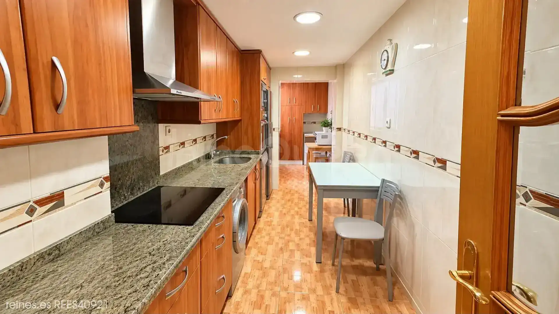 Cuina de Pis en venda en Zaragoza amb Calefacció, Terrassa i Moblat