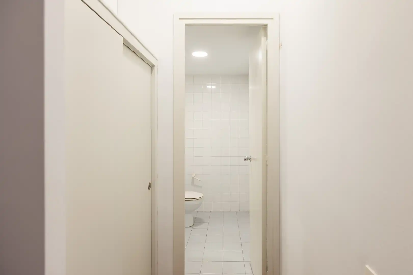 Badezimmer von Wohnung zum Verkauf in Barcelona mit Klimaanlage, Heizung und Parkett