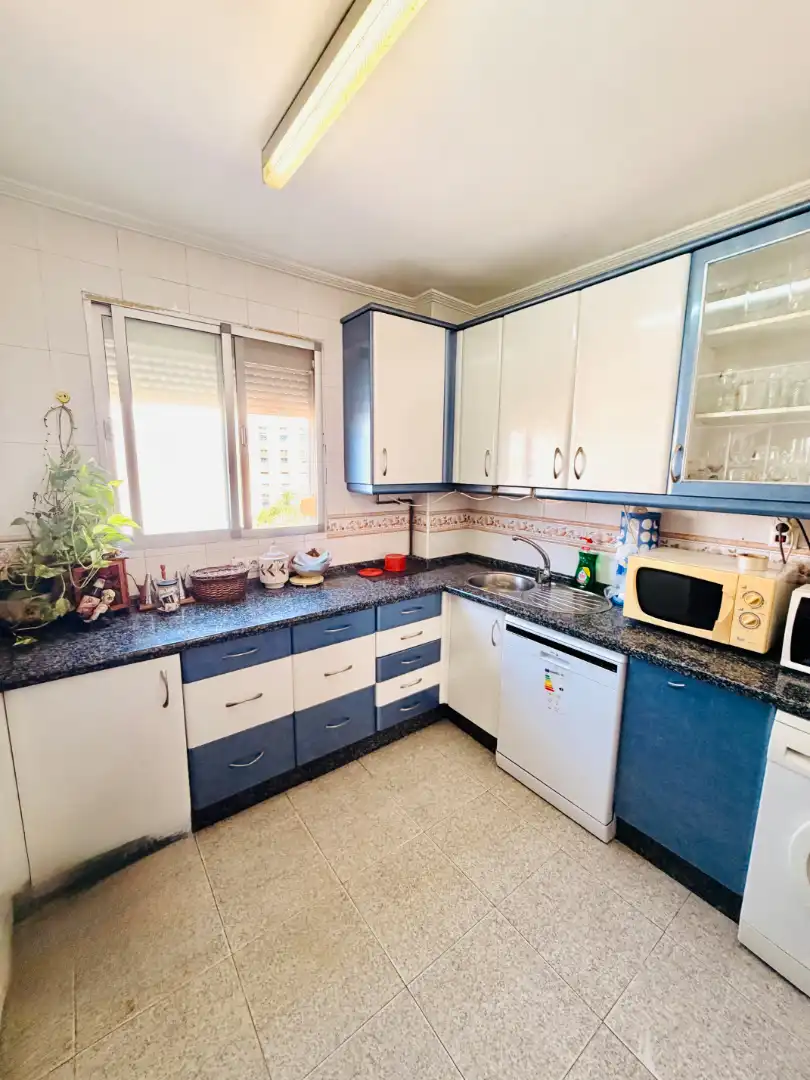 Kitchen of Flat for sale in Sevilla  with Air Conditioner and Terrace